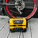 Kompresor samochodowy MBG line 845 PRO - sprężarka 12V/230V z funkcją dmuchawy - Latarka LED