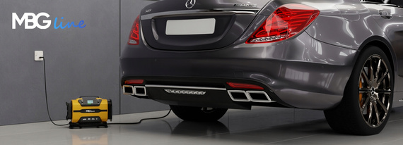 Kompresor samochodowy MBG line 845 PRO - sprężarka 12V/230V z funkcją dmuchawy - Latarka LED